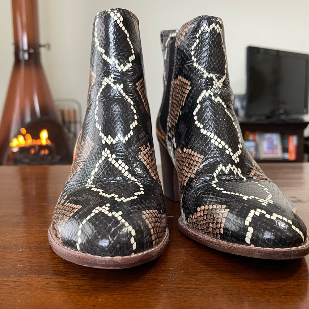 Madewell The Regan Boot in Snake Embossed Leather Size 8.5